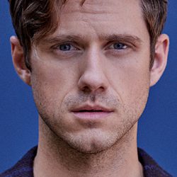 Image of cast member Aaron Tveit