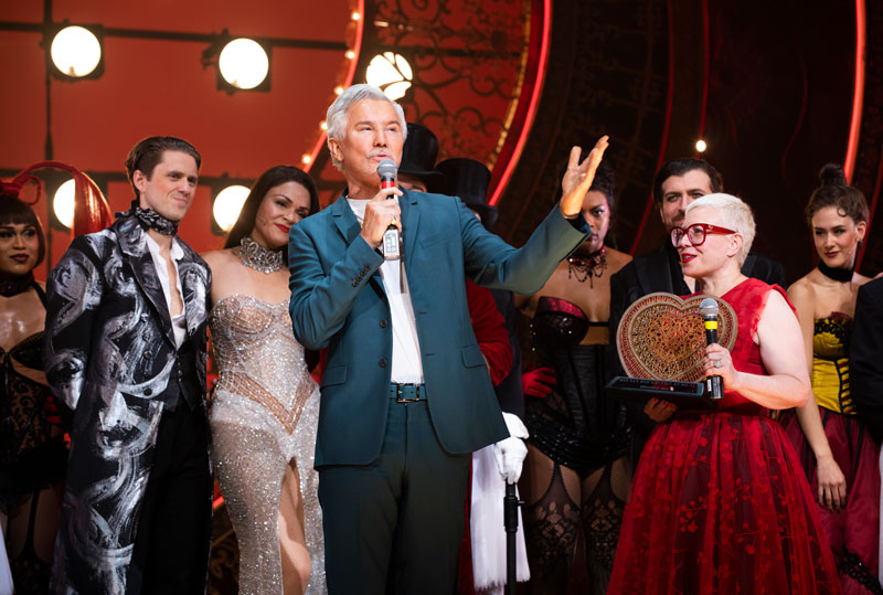 Baz Luhrmann on stage with the cast of Moulin Rouge